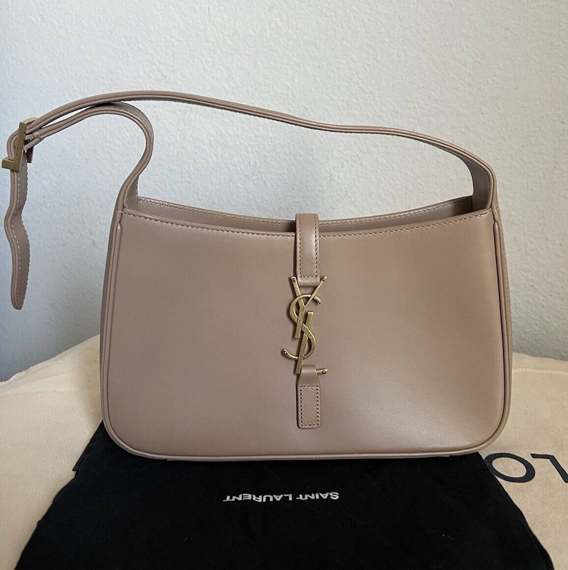 Saint Laurent Le 5 a 7 Hobo in pelle piccolo