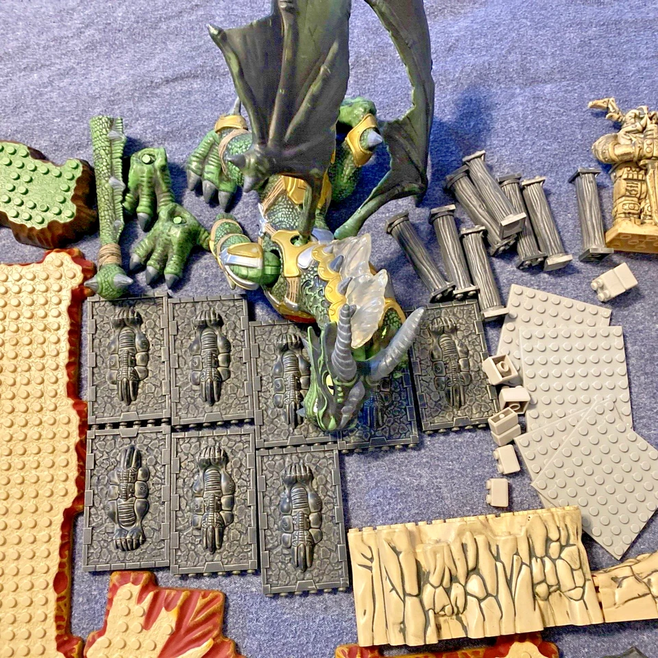 Huge Lot of Mega Bloks Dragons, Different Sets Lot of Stuff - Image 3 of 4