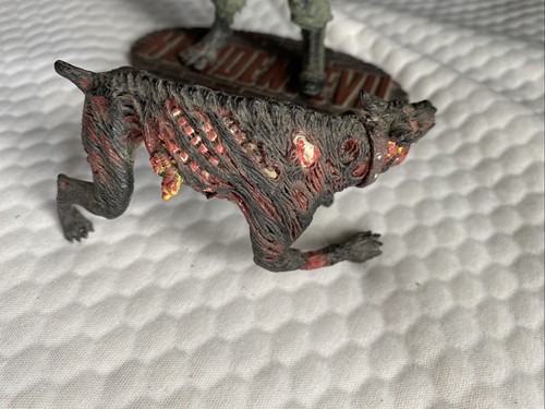 Resident Evil Zombie & Dog Action Figures Palisades Vintage - Picture 6 of 9