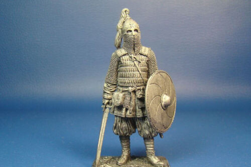 Russia Warrior of the Princely Squad 10th century 1/32 Scale Unpainted Figure