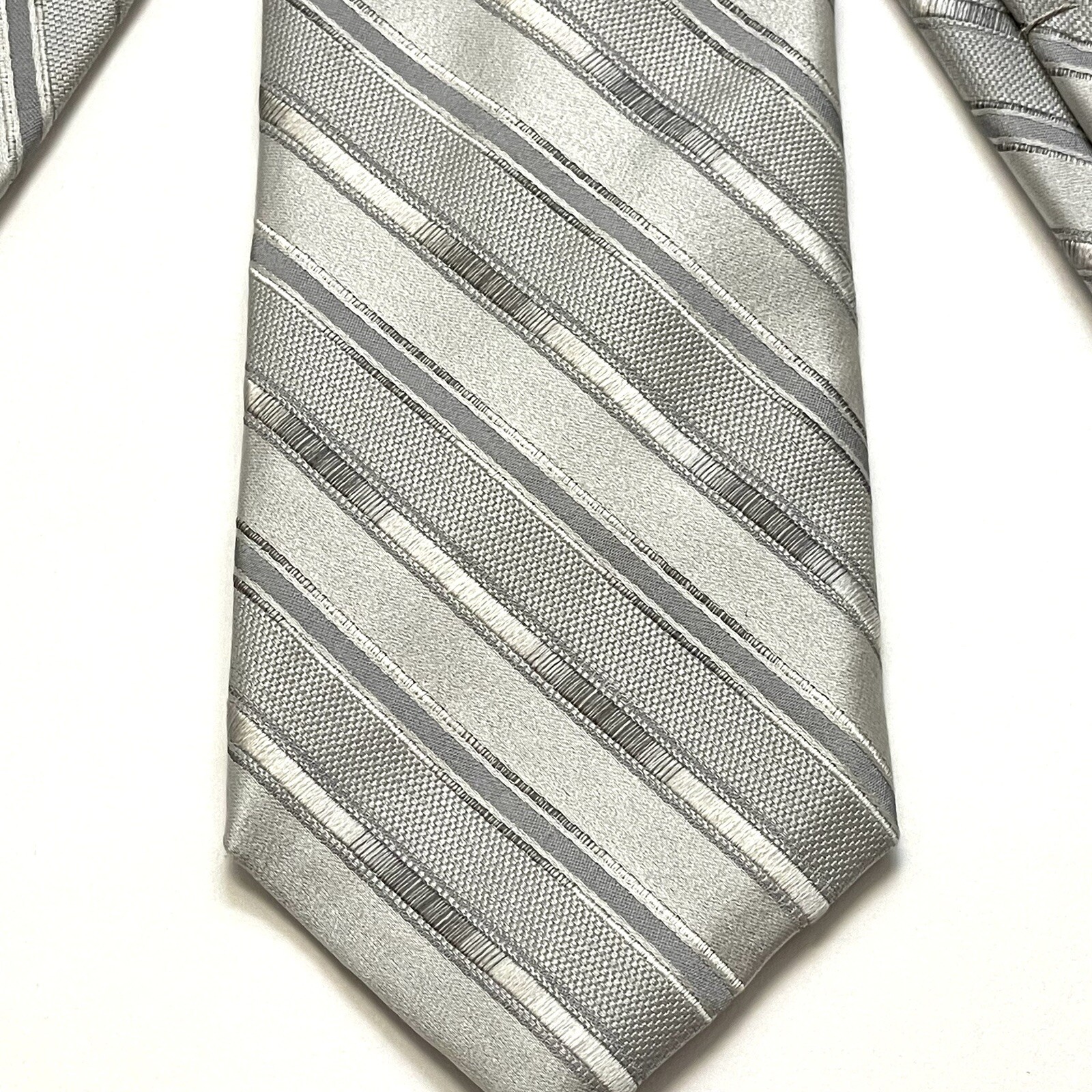 Robert Talbott Carmel Vintage Silver-Gray Chrome … - image 3