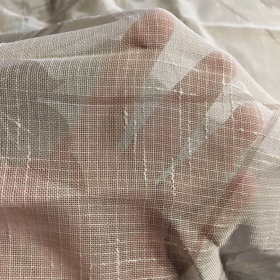 Paneles de cortina semi transparentes Laura Ashley - Juego de 2 ojales floral tostado texturizado Foto 3 de 4