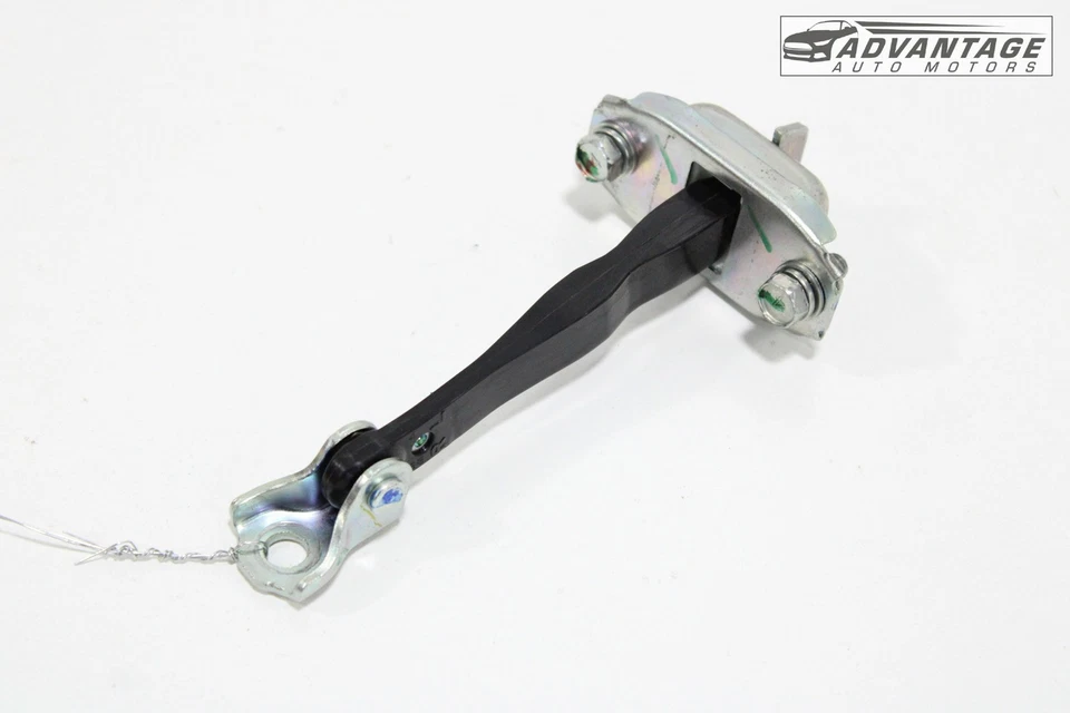 2014-2024 MITSUBISHI MIRAGE HATCHBACK PUERTA TRASERA IZQUIERDA COMPROBACIÓN CORREA TAPÓN OEM Foto 2 de 4