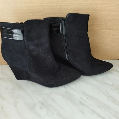 BOTTINES NOIRE BOUT POINTU SEMELLE COMPENSEE VELOURS/VERNI T 39 WOMEN ONLY - Photo 1/4