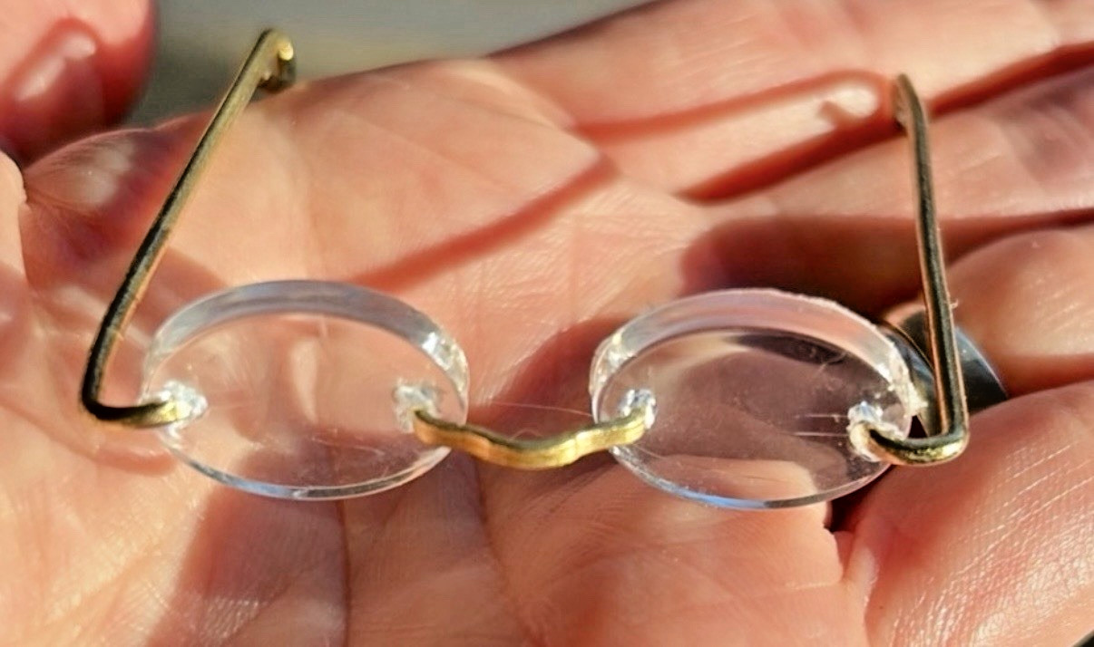 Miniature Rimless Doll Eyeglasses Wire Frame Glasses Dollhouse Accessory