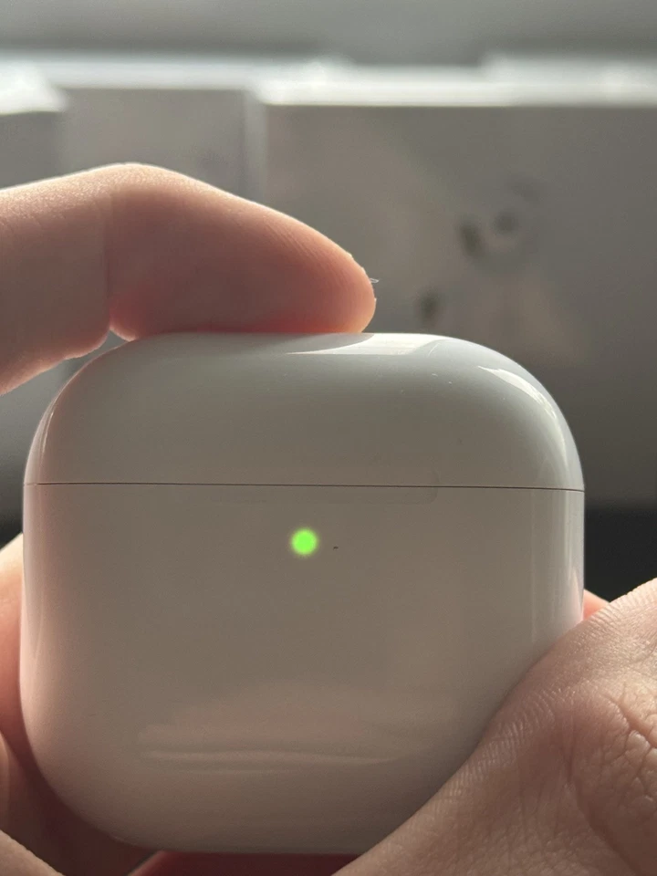 Apple Airpods 4 (4th Generation) Wireless Bluetooth Earbuds (MXP63LL/A) - Image 4 of 4