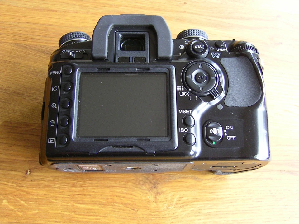 Konica Minolta Dynax 7D  Digitalkamera Gehäuse 6,1 MP  Gehäuse. - Bild 4 von 4