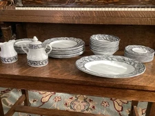 J&G Meakin Renaissance Black White 8pc Set Dinner Plates Bowl Creamer