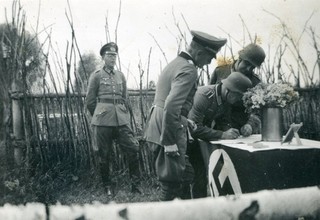 WW2..RARE Soldats allemands serment d'allégeance avec officiers sur le front ( 3