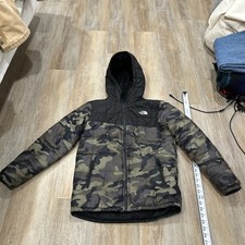 The North Face Boys L Camouflage Reversible Hooded Puffer Jacket