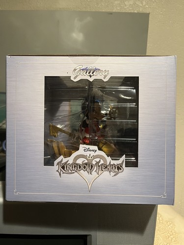 Disney Kingdom Hearts Mickey And Donald Gallery Gamestop Exclusive Sealed, New - Picture 4 of 6