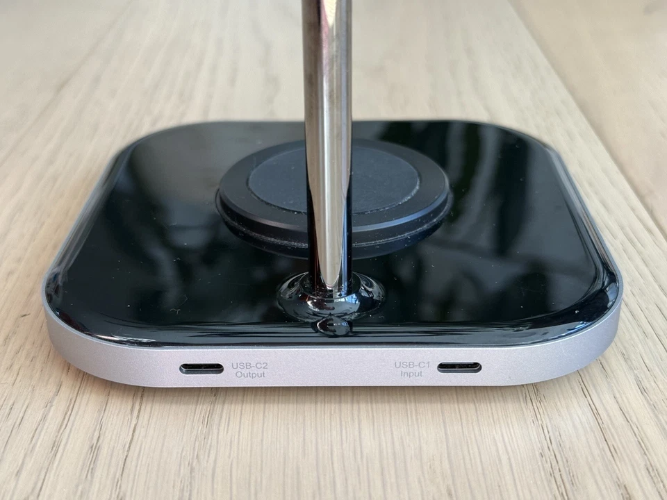 Suporte de fone de ouvido Satechi 2 em 1 com carregador sem fio USB-C - Imagem 2 de 2