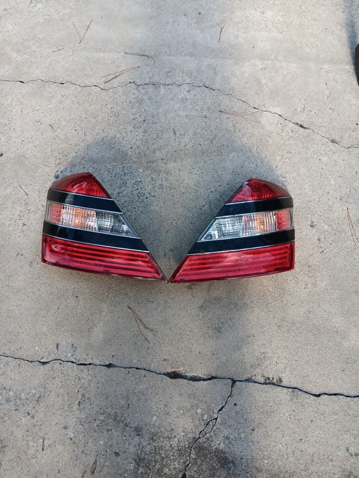 Luz trasera LED lámpara de freno para Mercedes-Benz Clase C 2015-2018 W205 C63 AMG Foto 2 de 2