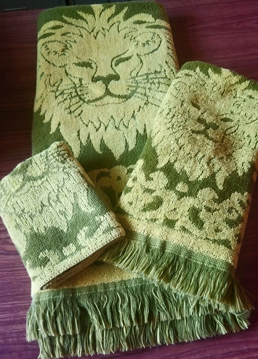 Serviette De Bain Vintage Cannon – Bourgogne – Coton Sculpté Floral – USA 60s
