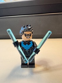LEGO - Batman - Nightwing, Blue Chest Symbol - MiniFigure - sh0294 - Set 30606