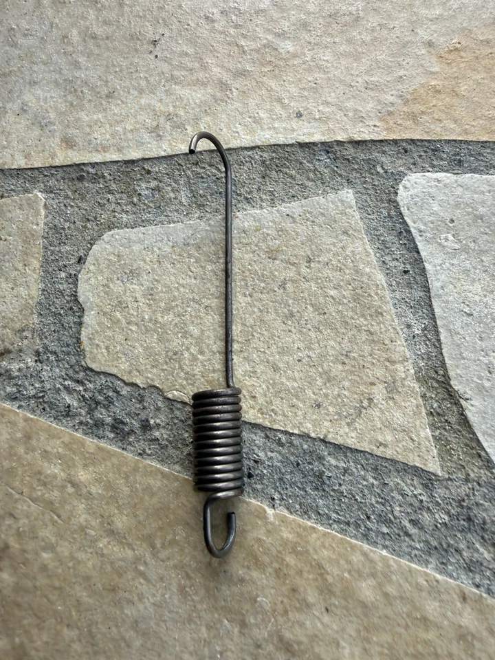 Ressort Pour Pièce Plastique Taille Haie Stihl HS 45 - Photo 3/4