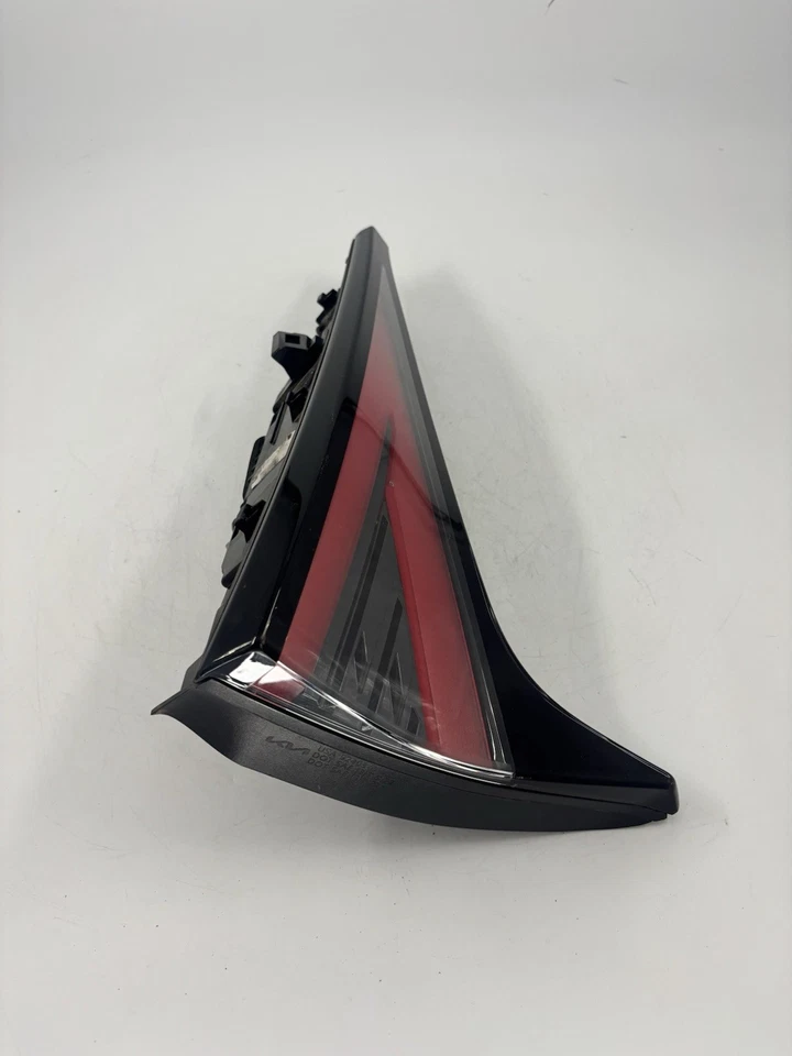 OEM 2023 2024 KIA SPORTAGE LUZ TRASERA LED ESTILO PUERTA LEVADIZA MONTADA LH ¡BONITO!! Foto 3 de 4