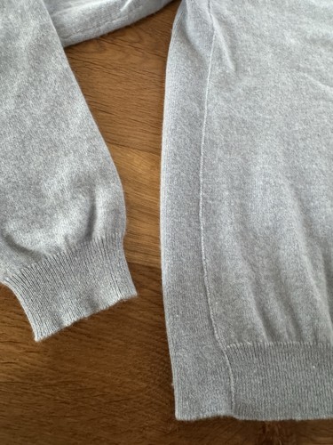 Manrico 100% Cashmere V Neck Sweater Light Blue Medium Long Sleeve Euc - Picture 2 of 10