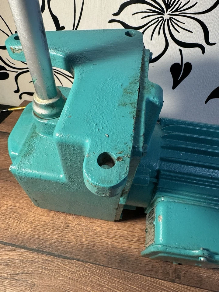 Getriebemotor Elektromotor mit Welle Bastler ungetestet Industrie Motor - Bild 2 von 4