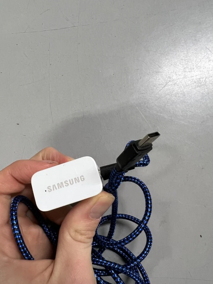 Adaptador de viagem Samsung (ETA - U90JWE) 5V 2A para dispositivos USB - Branco + cabo de 10 pés - Imagem 2 de 4