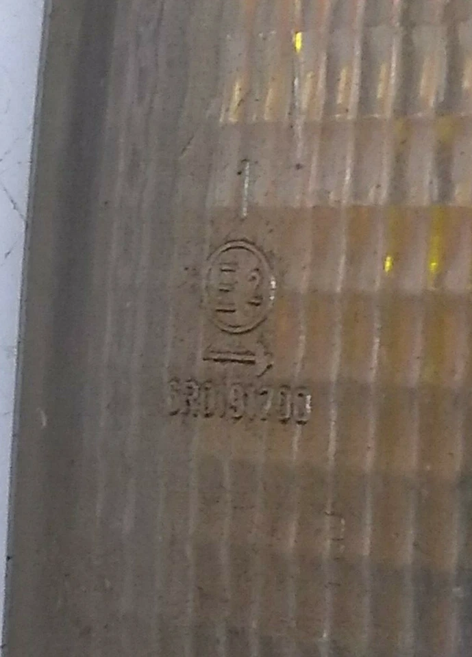 Lámpara de estacionamiento lateral izquierda Volkswagen Fox 1991, 92, 93, luz de señalización de giro Foto 2 de 4