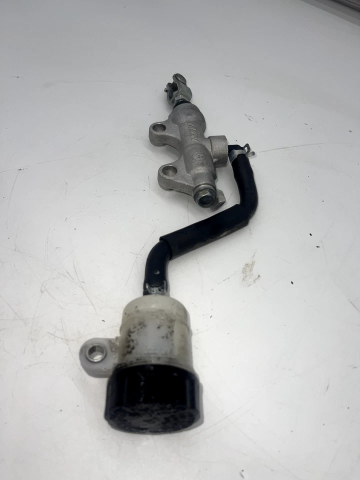2018 09-18 Kawasaki KLR650 Master Cylinder Rear - Image 4 of 4