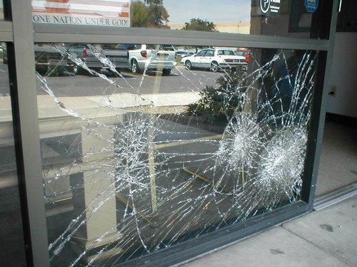 Rollo de 30"50' de 8MIL PELÍCULA DE VENTANA IRROMPIBLE DE SEGURIDAD/SEGURIDAD HÁGALO USTED MISMO GRADO PROFESIONAL - Imagen 8 de 9