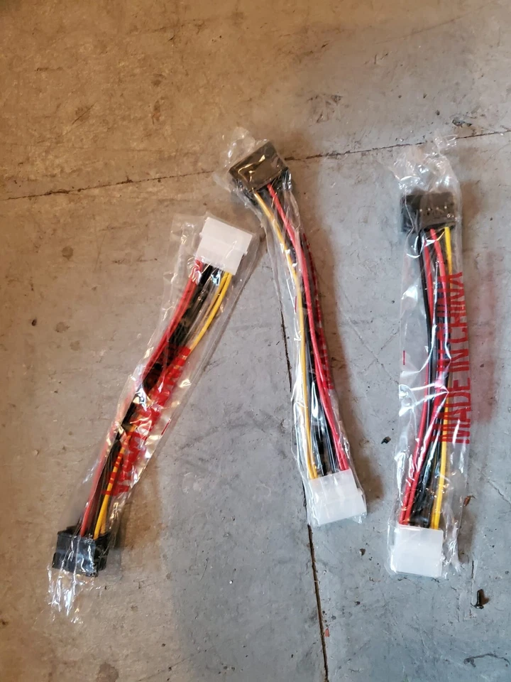 Molex to SATA Power Adapter, (3 Pack) 4 Pin Molex (LP4) to Dual 15 Pin SATA Y Ca - Image 2 of 3