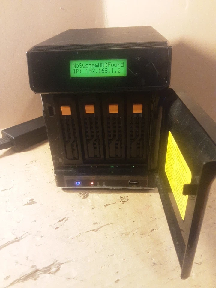 Seagate Blackarmor NAS 440/420 9SP5AR-500 4-Bay Network Attached Storage READ - Image 4 of 4