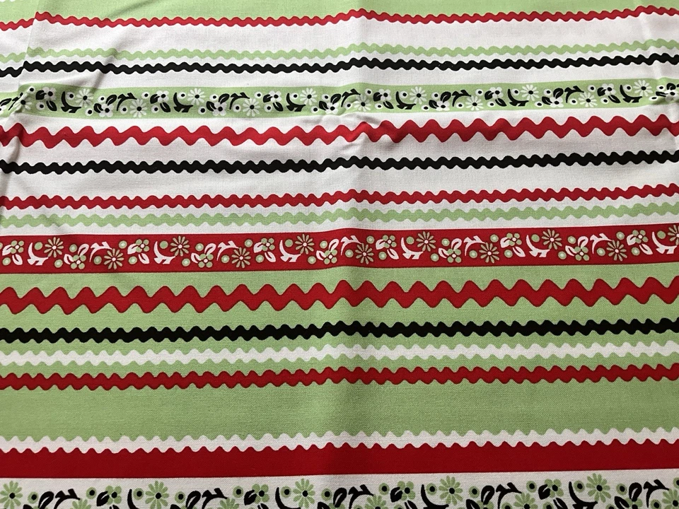 Michael Miller Fabrics Pattern 2333 RIC RAC One and a Half Yards x 44" wide - Image 3 of 4