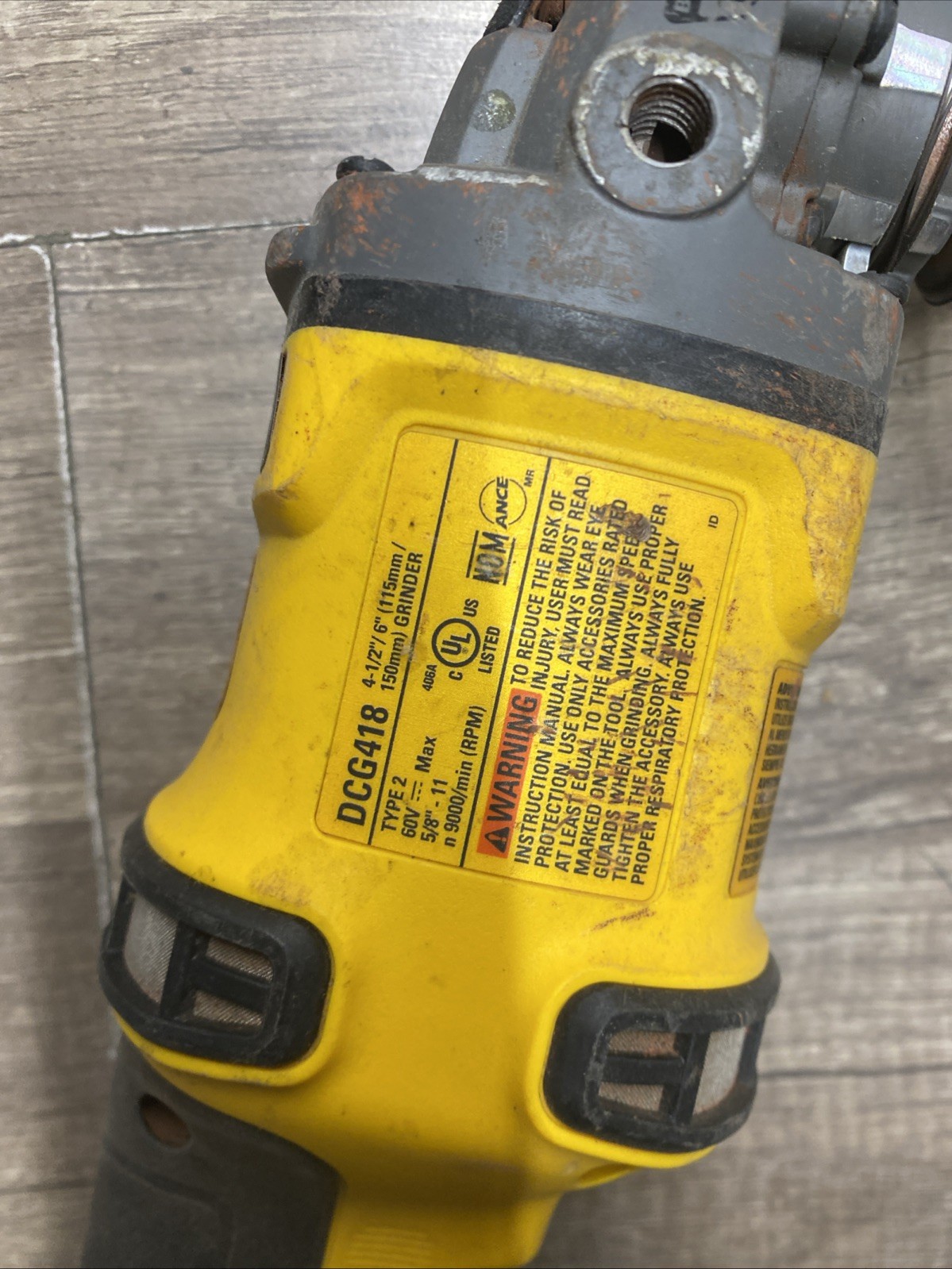 FOR PARTS OR REPAIR - DeWALT DCG418 FLEXVOLT 60V MAX 4-1/2 - 6" Angle Grinder