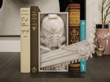 Warhammer 40k Ultramarines Book Nook - Space Marine Chainsword Bookshelf Insert