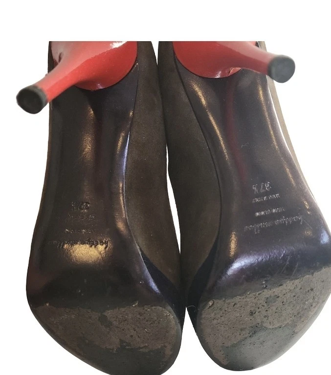 Sapatos elegantes de camurça marrom e marinho com salto vermelho - Imagem 4 de 4