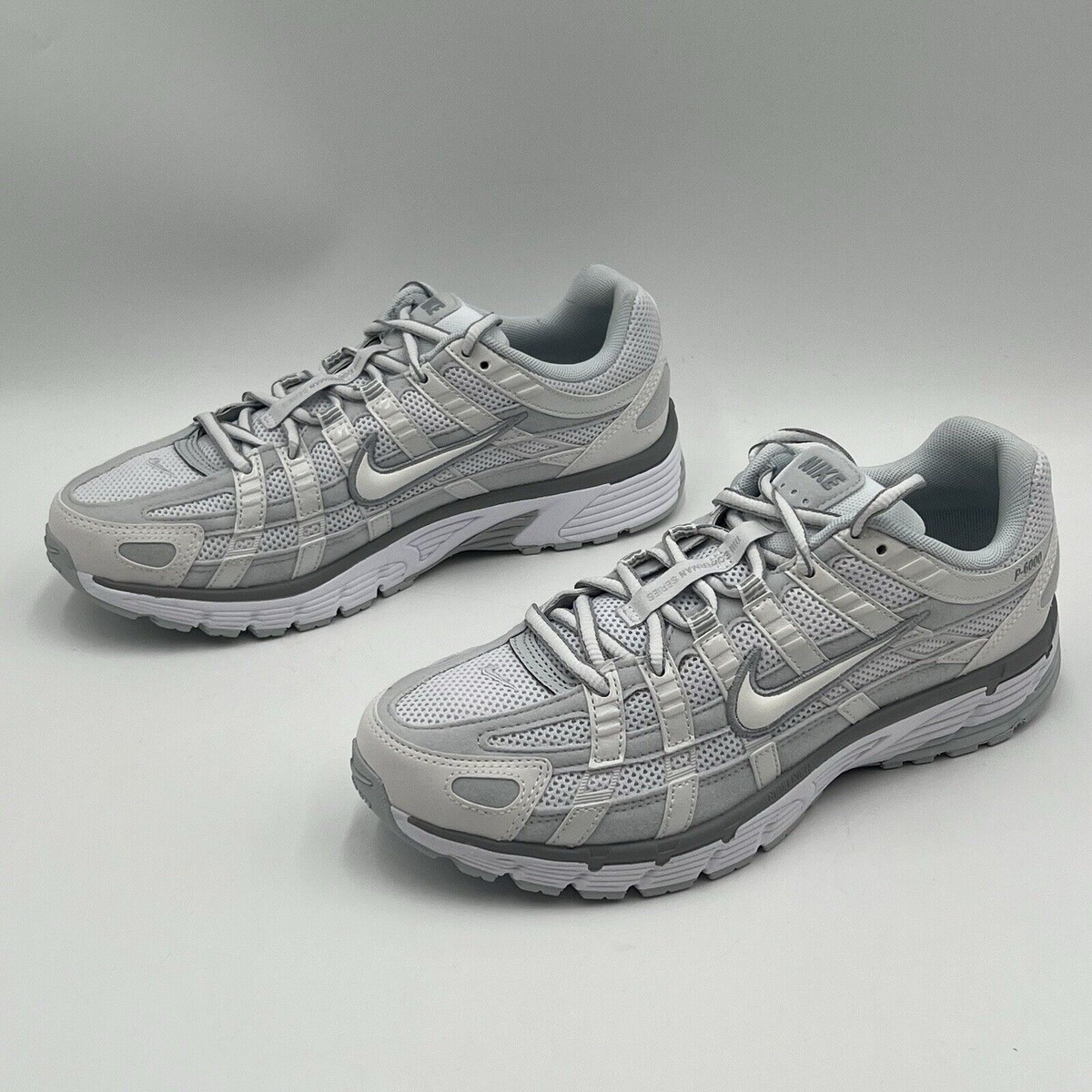新品未使用　NIKE ナイキ　ピュアトップ NIKE ナイキ スニーカー レディース キッズ ジュニア 子供