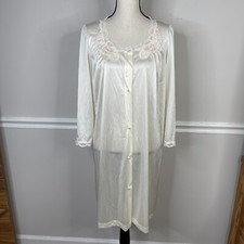 Vintage ivory Lorraine robe Nightgown Silky Short Sleeve Lace Trim Made USA