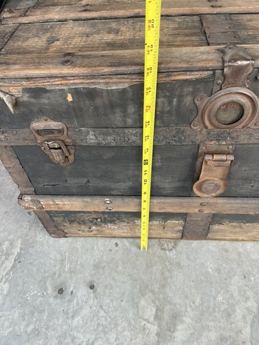 Antique Metal / Tin / Wood - Travel Trunk - Picture 4 of 19