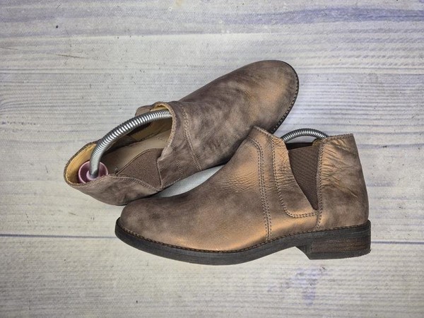 Women Clarks Boots