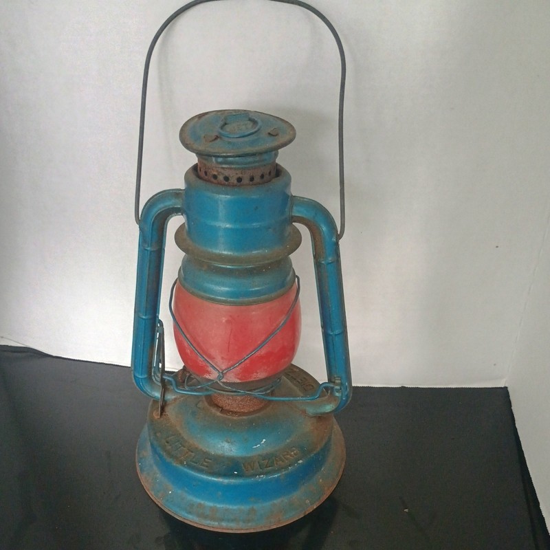 Dietz No.1 Little Wizard Kerosene  Railroad Lantern VTG  Red Globe and Blue .