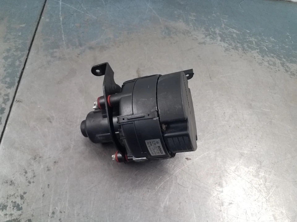 2008 梅赛德斯奔驰 AMG C 63 二级空气喷射泵 #9566 K2 — 第 4/4 张图片