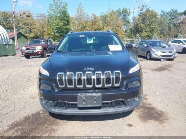 Used Rear Spoiler fits: 2016 Jeep Cherokee Rear Grade A - Image 2 of 4