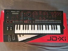 ROLAND JD-Xi. Synthesizer/Groovebox/Sequencer...