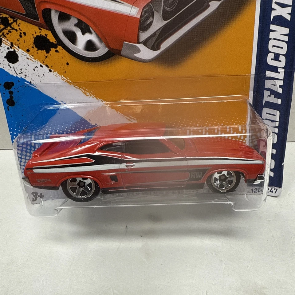 Ford Falcon XB 2012 Hot Wheels #120 Muscle Mania-Ford 10/10 '73 rojo con cromo 5 velocidades Foto 2 de 3