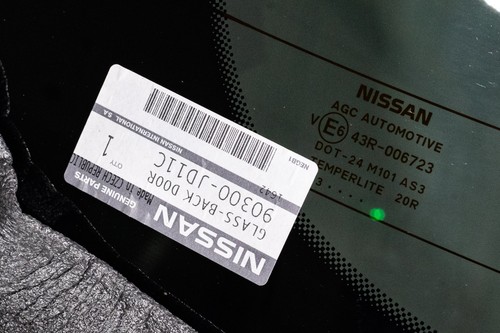 NEW GENUINE NISSAN Qashqai J10 Rear Door Tailgate Window Glass 90300-JD11C - Picture 5 of 7