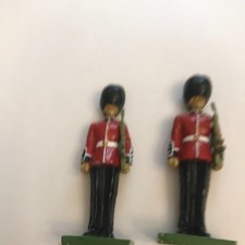 Set of 2 Vintage Lead British Toy Soldiers Guards 2 1/2"