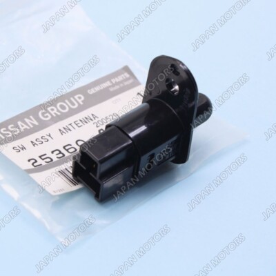 ①garminRally (右側のみ) LEFT DOOR SWITCH ASSY ANTENNA 2536041L01 - NISSAN PATHFINDER