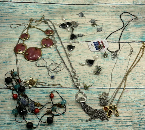 10 Pc Lot VINTAGE Costume JEWELRY Necklaces