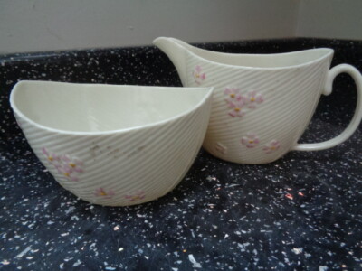 BELLEEK MILCH UND ZUCKER - ROSA