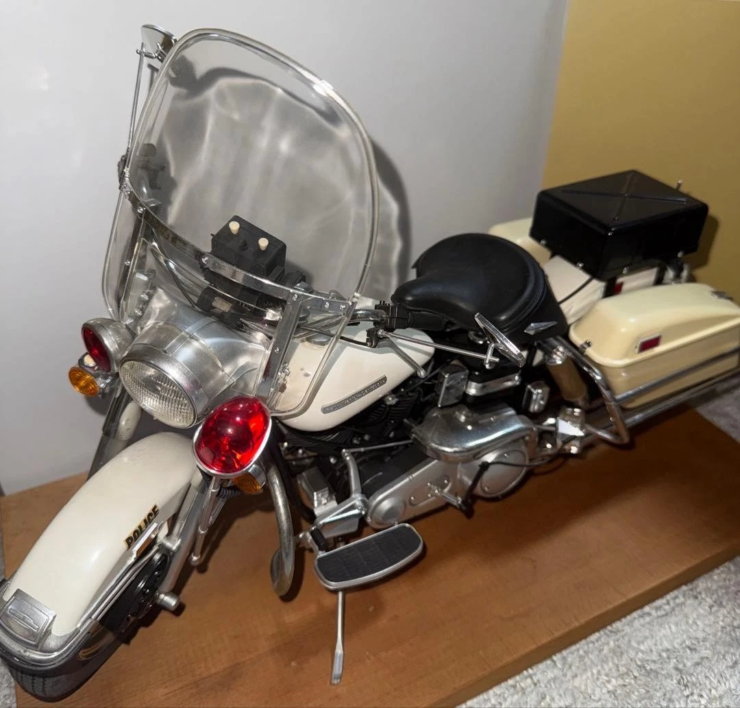 Harley-Davidson FLHClassic 1/6スケール Big size Rare kit Tamiya 1/6 Harley Davidson FLH Classic Black
