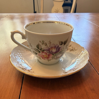 Schuman, Mountain Rose, Porcelain Cup & Saucer Set Gold Trim
