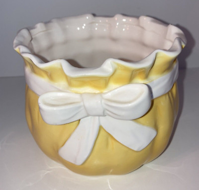 Vintage Inarco E-6326 Yellow Ceramic Ruffled Pot Sack Bag Planter with Bow Japan